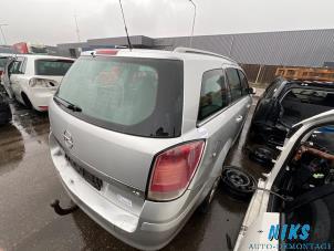 Opel Astra H SW 1.8 16V  (Épave)