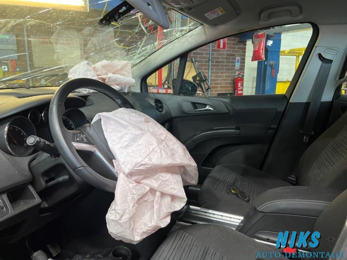 Opel Meriva 1.4 Turbo 16V ecoFLEX Épave (2015, Rouge)