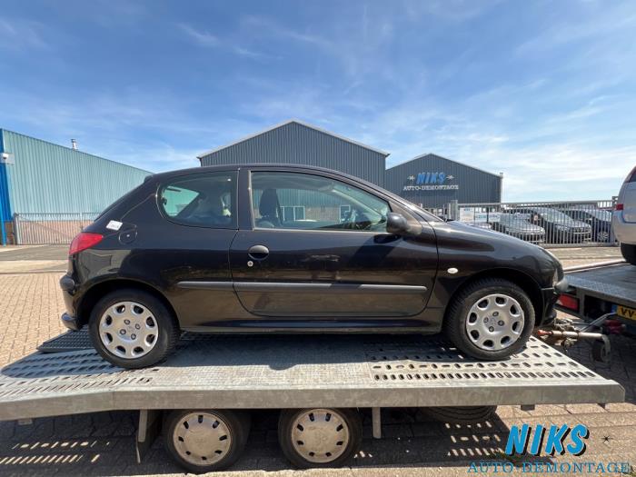 Peugeot 206 1.4 XR,XS,XT,Gentry  (Salvage)