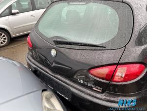 Alfa Romeo 147 1.6 HP Twin Spark 16V Vehículo de desguace (2003, Negro)
