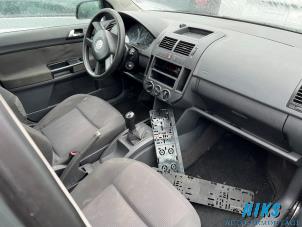 Volkswagen Polo IV 1.4 16V 75 Vehículo de desguace (2004, Negro)