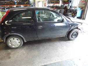 Opel Corsa C 1.2 16V Épave (2004, Noir)