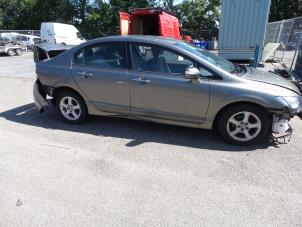 Honda Civic 1.3 Hybrid Samochód złomowany (2008, Szary)