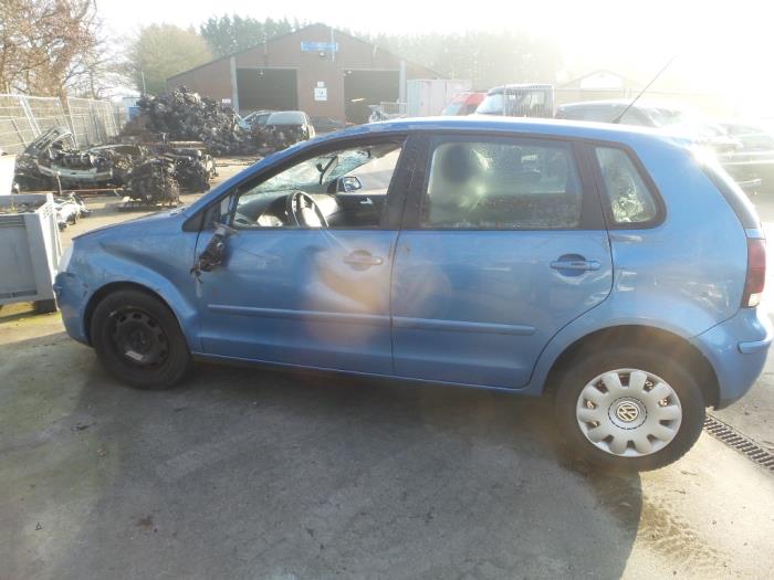 Volkswagen Polo IV 1.4 16V Salvage vehicle (2006, Blue)