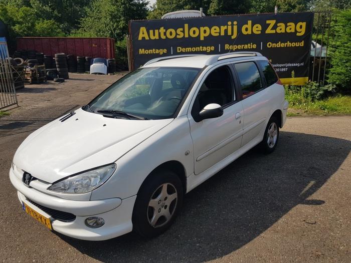 Peugeot 206 SW 1.4 Salvage vehicle (2006, White) Peugeot 206 SW 1.4 Salvage vehicle (2006, White)
