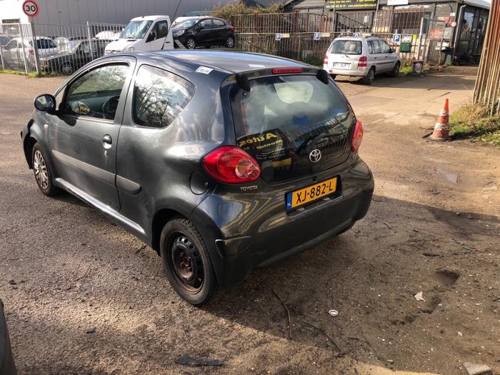 Toyota Aygo 1.0 12V VVT-i Salvage vehicle (2006, Gray)