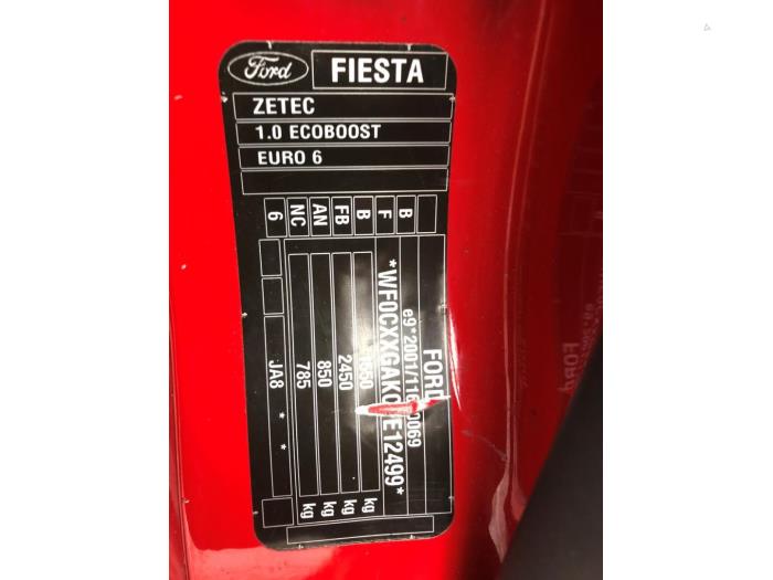 Ford Fiesta 6 1.0 EcoBoost 12V 100 Schrottauto (2015, Rot)