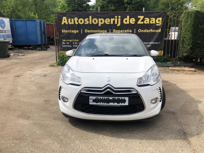 Citroen DS3 1.6 16V VTS THP 155 Schrottauto (2012, Weiß)
