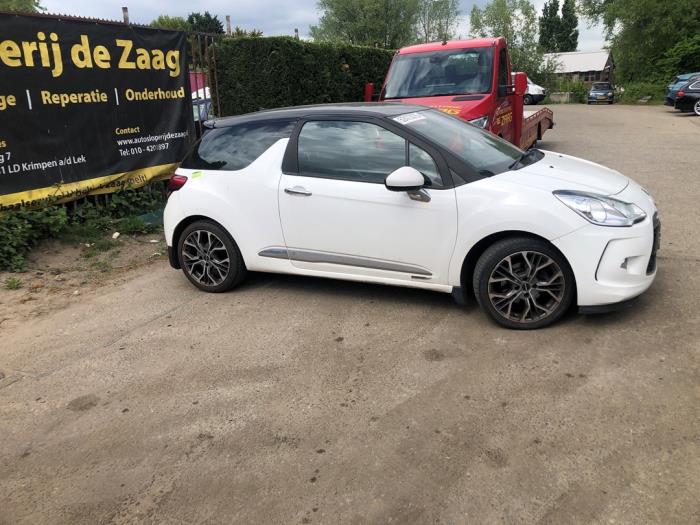 Citroen DS3 1.6 16V VTS THP 155 Schrottauto (2012, Weiß)
