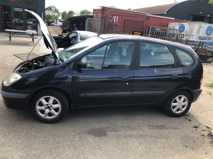 Renault Scénic I 1.6 16V Épave (2001, Bleu)