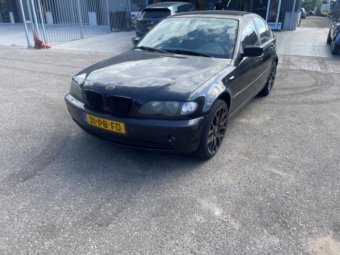 BMW 3 serie 316i 16V Skrotfordon (2004, ZWART)