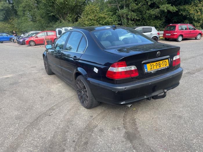 BMW 3 serie 316i 16V Skrotfordon (2004, ZWART)