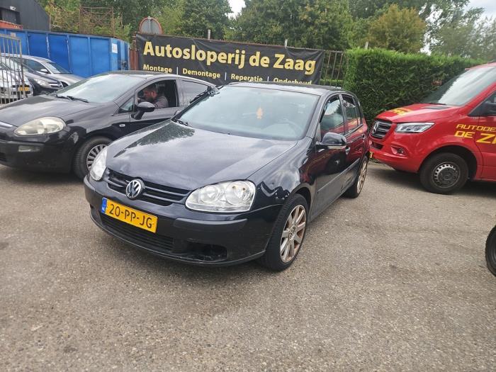 Volkswagen Golf V 1.6 FSI 16V Salvage vehicle (2004, Black)