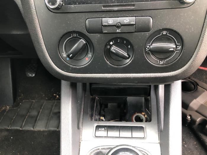 Volkswagen Golf V 1.4 TSI 122 16V Skrotfordon (2008, GRIJS)