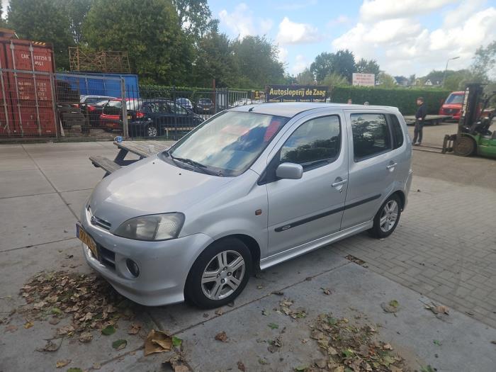 Daihatsu YRV 1.3 16V DVVT Vehículo de desguace (2004, Gris)