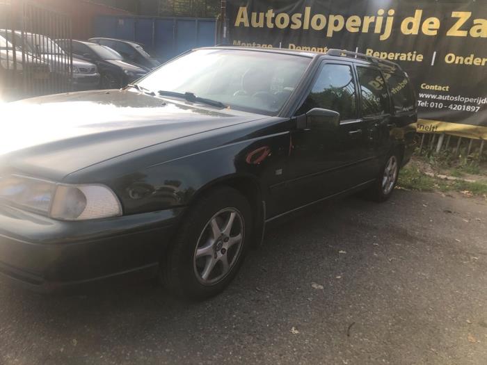 Volvo V70 2.5 10V Vehículo de desguace (1999, Verde)