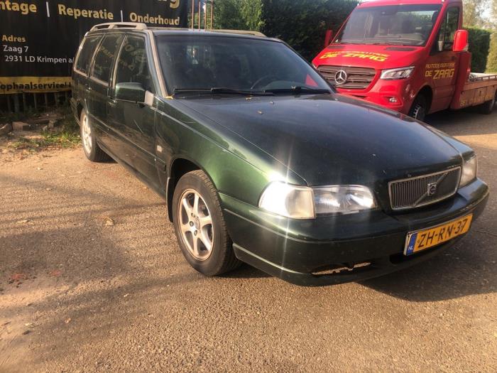 Volvo V70 2.5 10V Vehículo de desguace (1999, Verde)