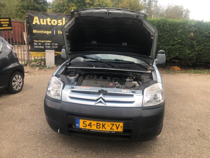 Citroen Berlingo 1.9 D Schrottauto (2004, Granit)