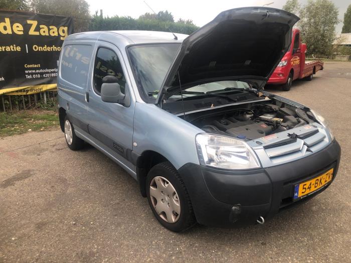 Citroen Berlingo 1.9 D Schrottauto (2004, Granit)