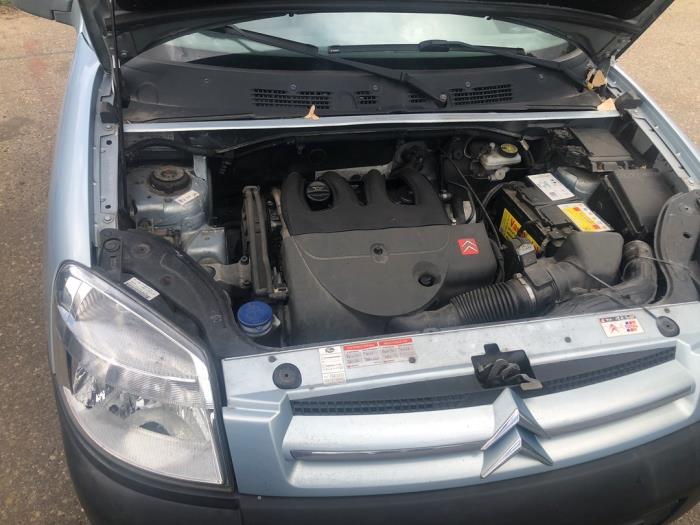 Citroen Berlingo 1.9 D Schrottauto (2004, Granit)