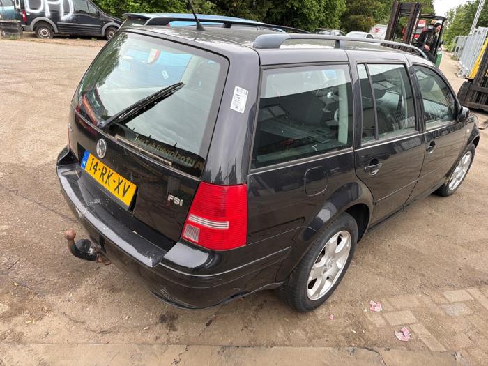 Volkswagen Golf IV Variant 1.6 FSI 16V Samochód złomowany (2005, Czarny)