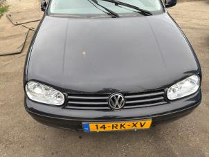 Volkswagen Golf IV Variant 1.6 FSI 16V Samochód złomowany (2005, Czarny)
