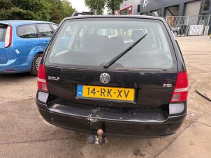 Volkswagen Golf IV Variant 1.6 FSI 16V Samochód złomowany (2005, Czarny)