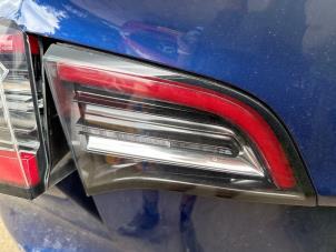 Tesla Model 3 Standard RWD Plus 60 kWh Samochód złomowany (2019, Niebieski)