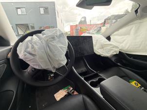 Tesla Model 3 Standard RWD Plus 60 kWh Samochód złomowany (2019, Niebieski)