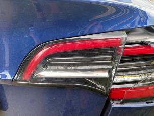 Tesla Model 3 Standard RWD Plus 60 kWh Samochód złomowany (2019, Niebieski)