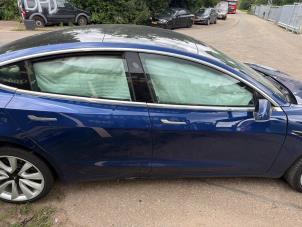 Tesla Model 3 Standard RWD Plus 60 kWh Samochód złomowany (2019, Niebieski)