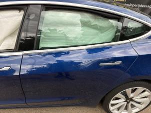Tesla Model 3 Standard RWD Plus 60 kWh Samochód złomowany (2019, Niebieski)