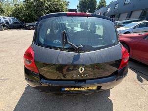 Renault Clio III 1.2 16V 75 Samochód złomowany (2008, Czarny)