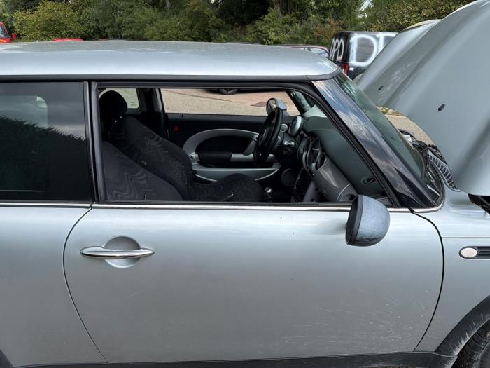 Mini Mini 1.6 16V One Samochód złomowany (2001, Szary)