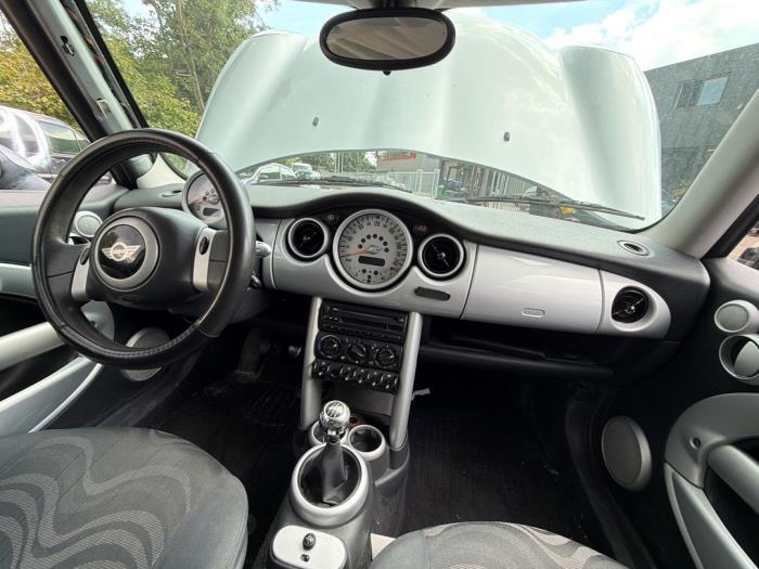 Mini Mini 1.6 16V One Samochód złomowany (2001, Szary)