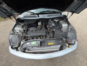 Mini Mini 1.6 16V One Samochód złomowany (2001, Szary)