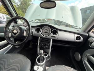 Mini Mini 1.6 16V One Samochód złomowany (2001, Szary)