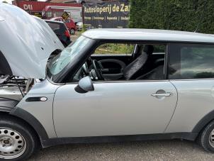 Mini Mini 1.6 16V One Samochód złomowany (2001, Szary)