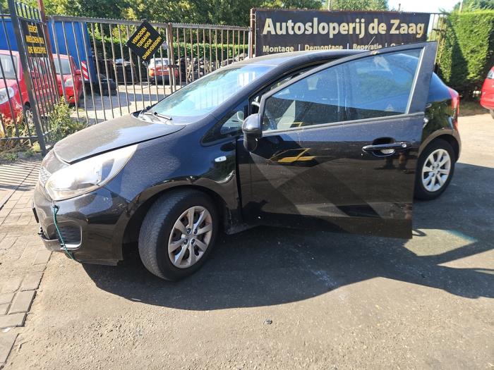 Kia Rio III 1.1 CRDi VGT 12V Samochód złomowany (2012, Czarny)