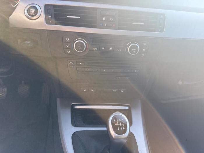 BMW 3 serie Touring 318i 16V Vehículo de desguace (2008, Blanco)