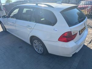 BMW 3 serie Touring 318i 16V Vehículo de desguace (2008, Blanco)