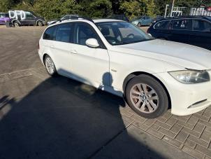 BMW 3 serie Touring 318i 16V Vehículo de desguace (2008, Blanco)