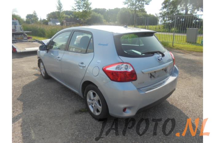 Toyota auris e15