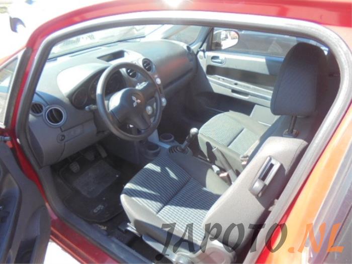 Mitsubishi Colt 1.1 12V Épave (2007, Rouge)