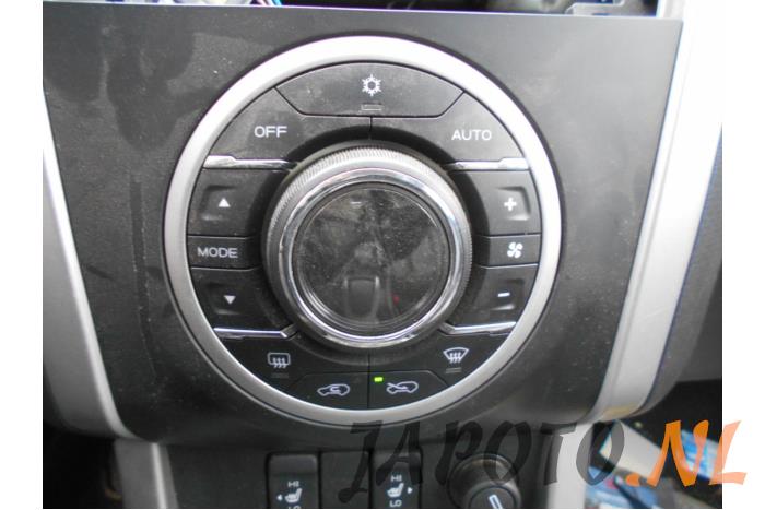 Isuzu D-Max 2.5 D Twin Turbo Salvage vehicle (2014, Black)