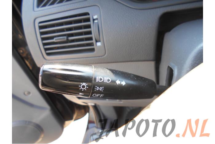 Kia Carens II 1.6i 16V Épave (2005, Noir)