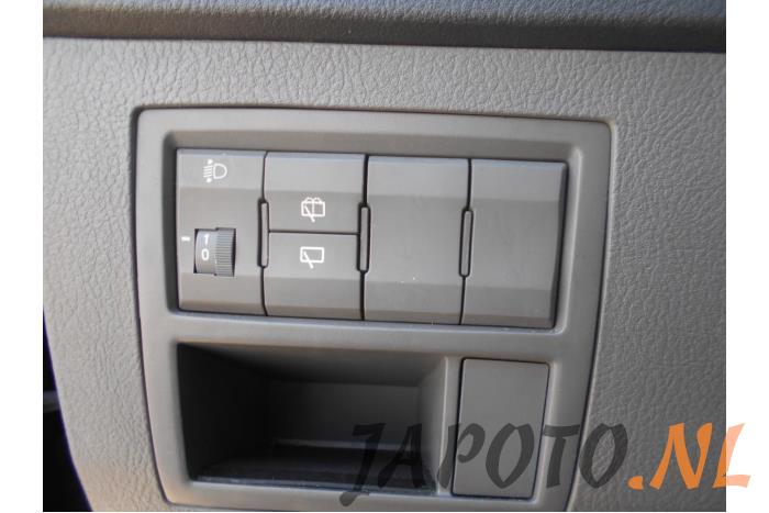 Kia Carens II 1.6i 16V Épave (2005, Noir)