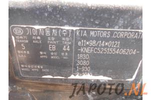 Kia Carens II 1.6i 16V Épave (2005, Noir)