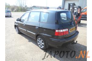 Kia Carens II 1.6i 16V Épave (2005, Noir)