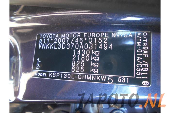 Toyota Yaris III 1.0 12V VVT-i Samochód złomowany (2012, Niebieski)